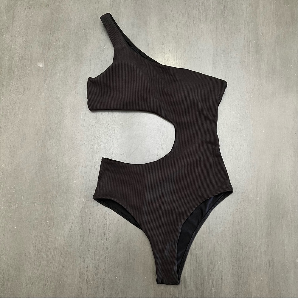 Black One Shoulder Cutout Ribbed High Cut Waist Very Sexy One Piece Swimsuit L